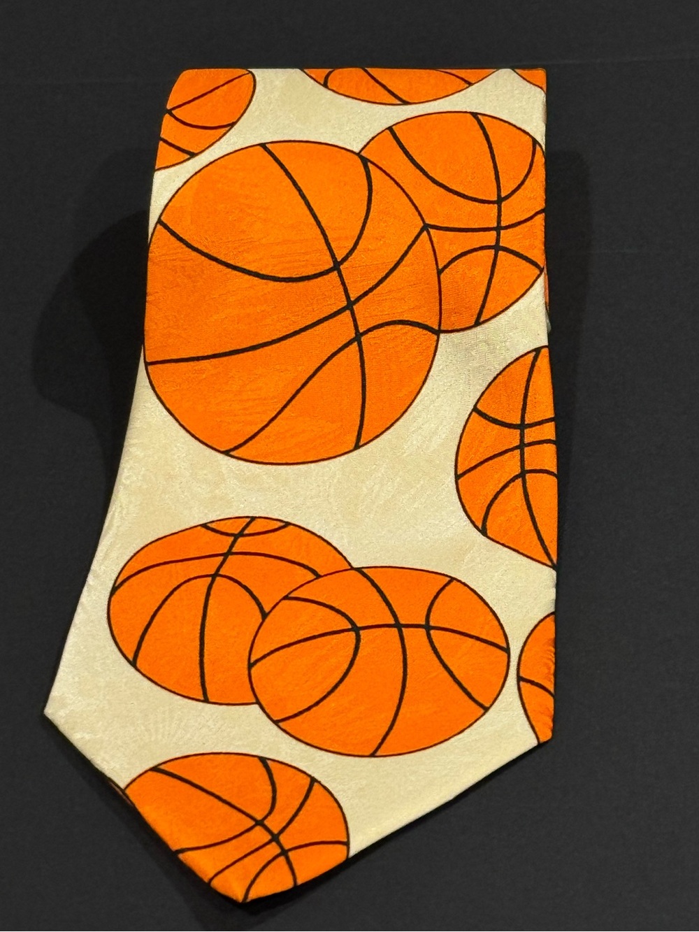 A. Roger’s Basketball 🏀 Pattern Cream & Orange Necktie - Sports Themed Tie: Fun